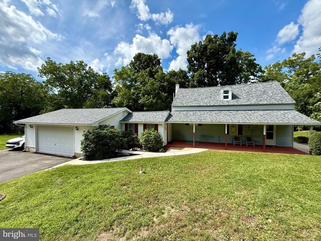 3646 CHESTNUT STREET , TEMPLE, PA 19560