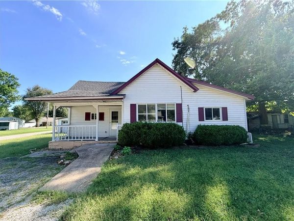 923 E Walnut Street, Rich Hill, MO 64779