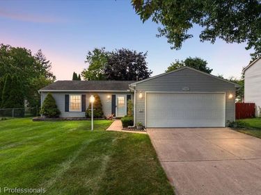 1148 Meadowlark Drive, Waterford Township, Mi 48327