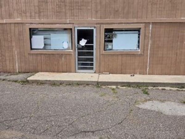 2206 Old Novi Road , Novi, Mi 48377
