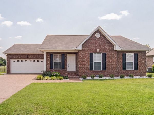 177 Hedgeway Ct, Gallatin, TN 37066