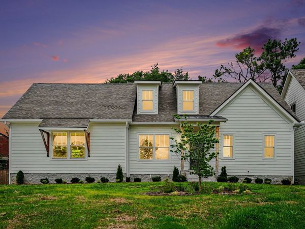 5432 Knob Rd , Nashville, TN 37209