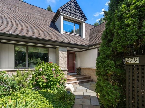 279 Nahanton St, Unit 279, Newton, MA 02459