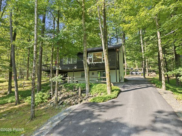 112 N Maple Lane , Greentown, PA 18426