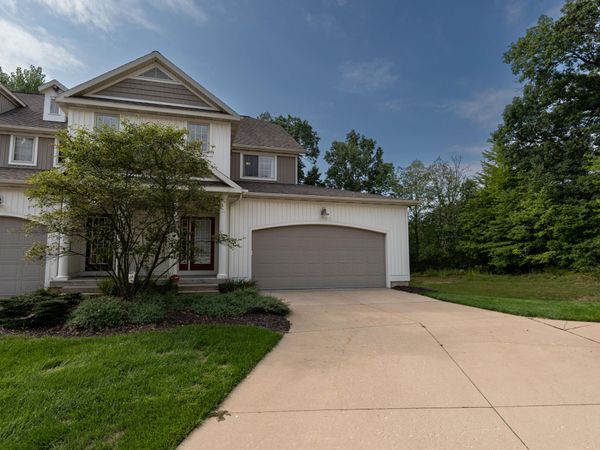 4786 Shade Leaf Lane SE, Kentwood, MI 49546