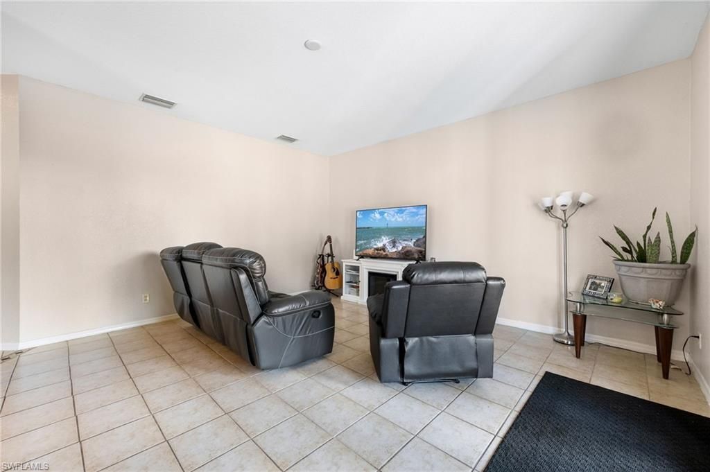 8197 Silver Birch Way , Lehigh Acres, FL 33971 Photo