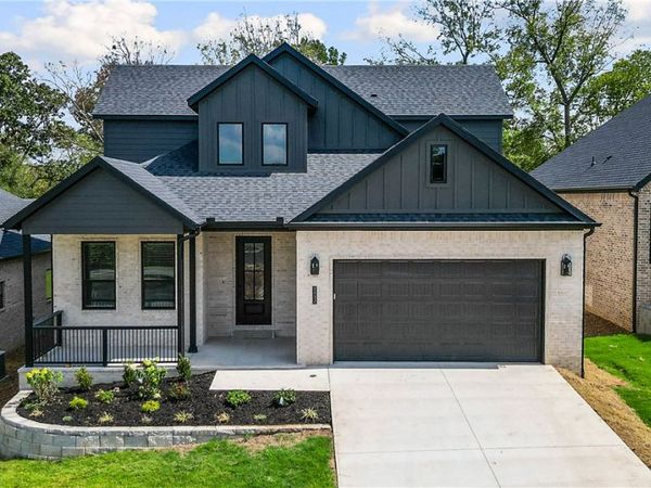 2532 N Crossover Road, Fayetteville, AR 72703