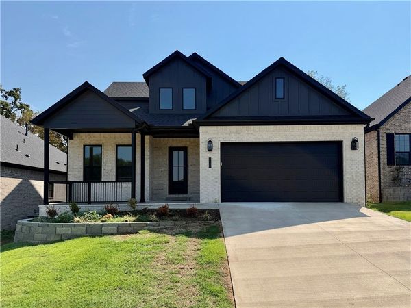 2532 N Crossover Road , Fayetteville, AR 72703