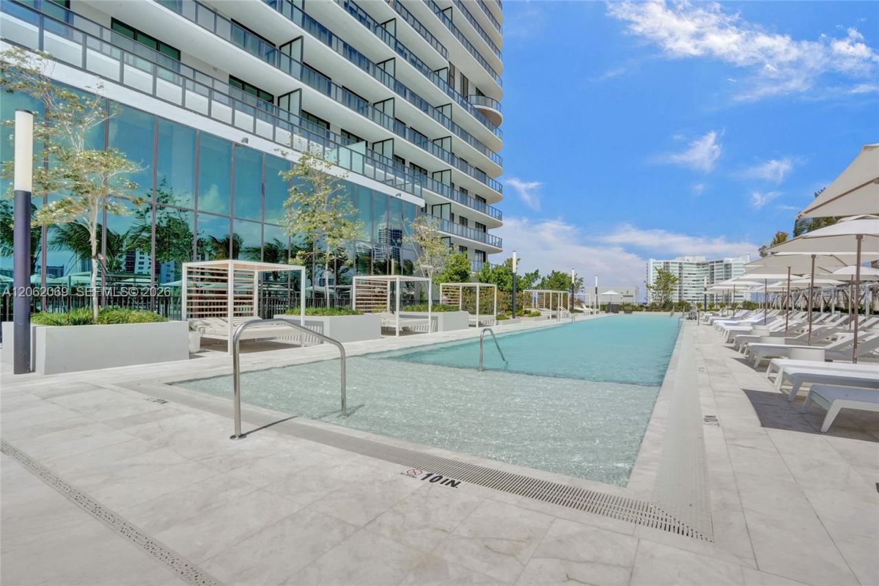 580 72nd St, Unit 1809, Miami Beach, FL 33141 Photo