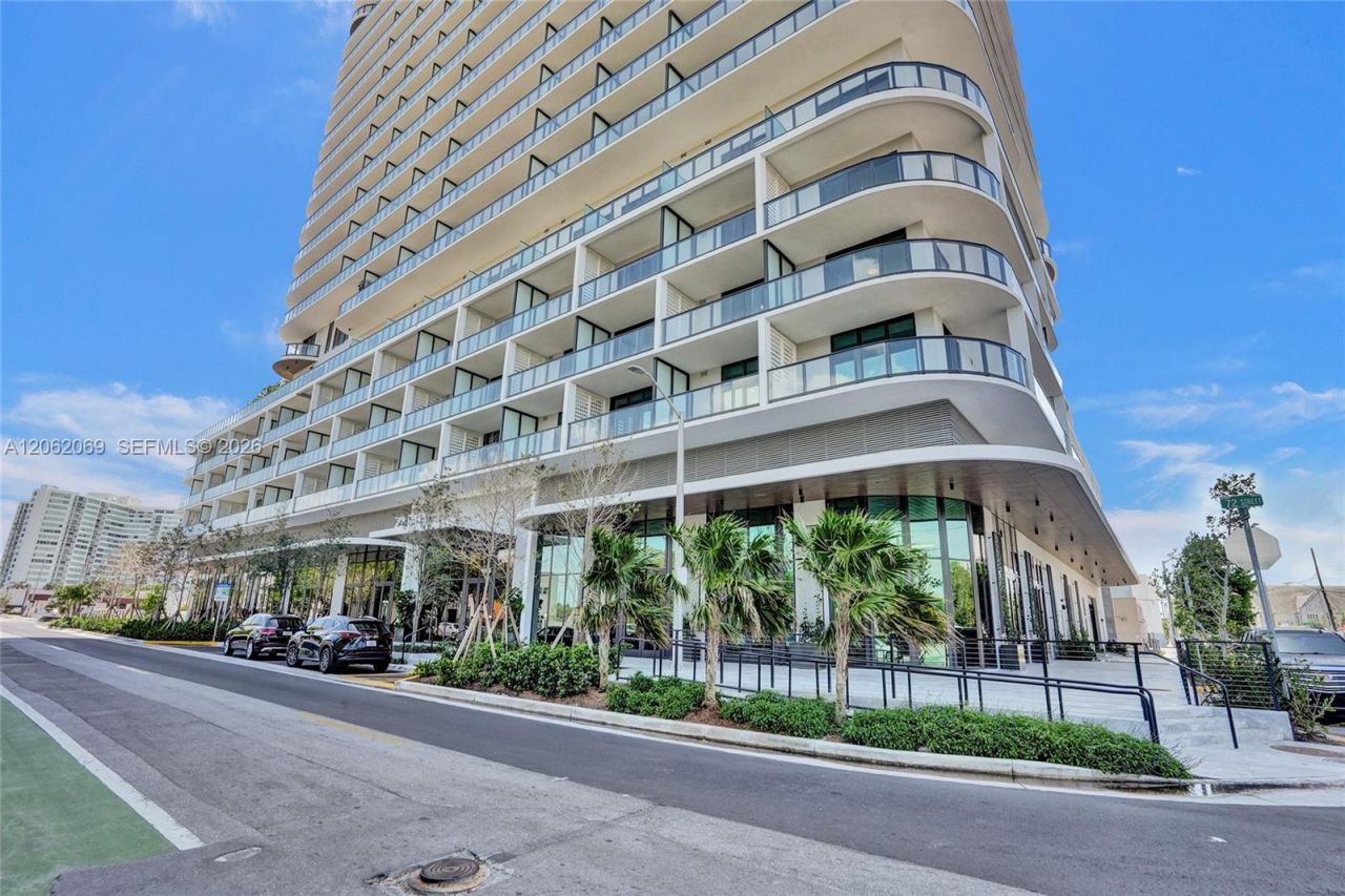 580 72nd St, Unit 1809, Miami Beach, FL 33141 Photo