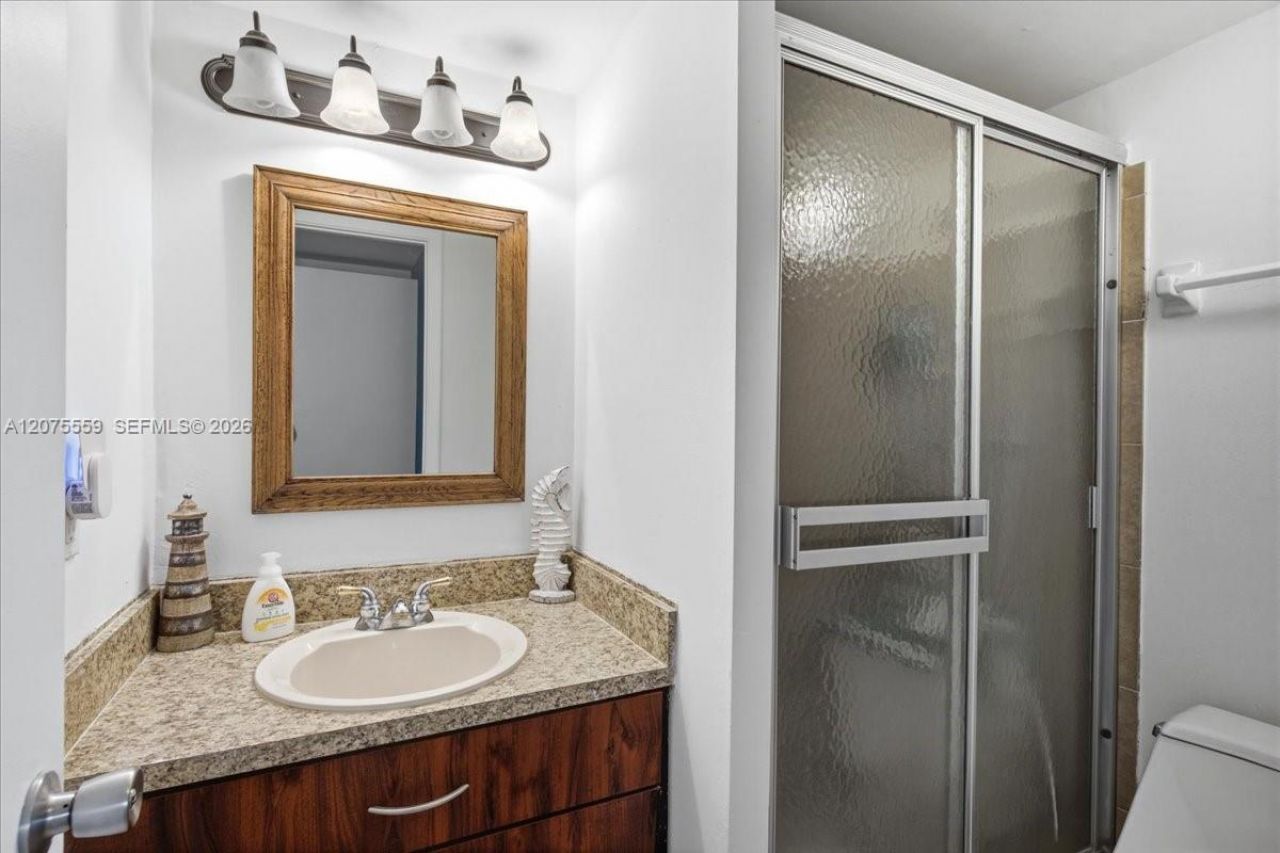 3105 NE 28th St , Unit 1B, Fort Lauderdale, FL 33308 Photo