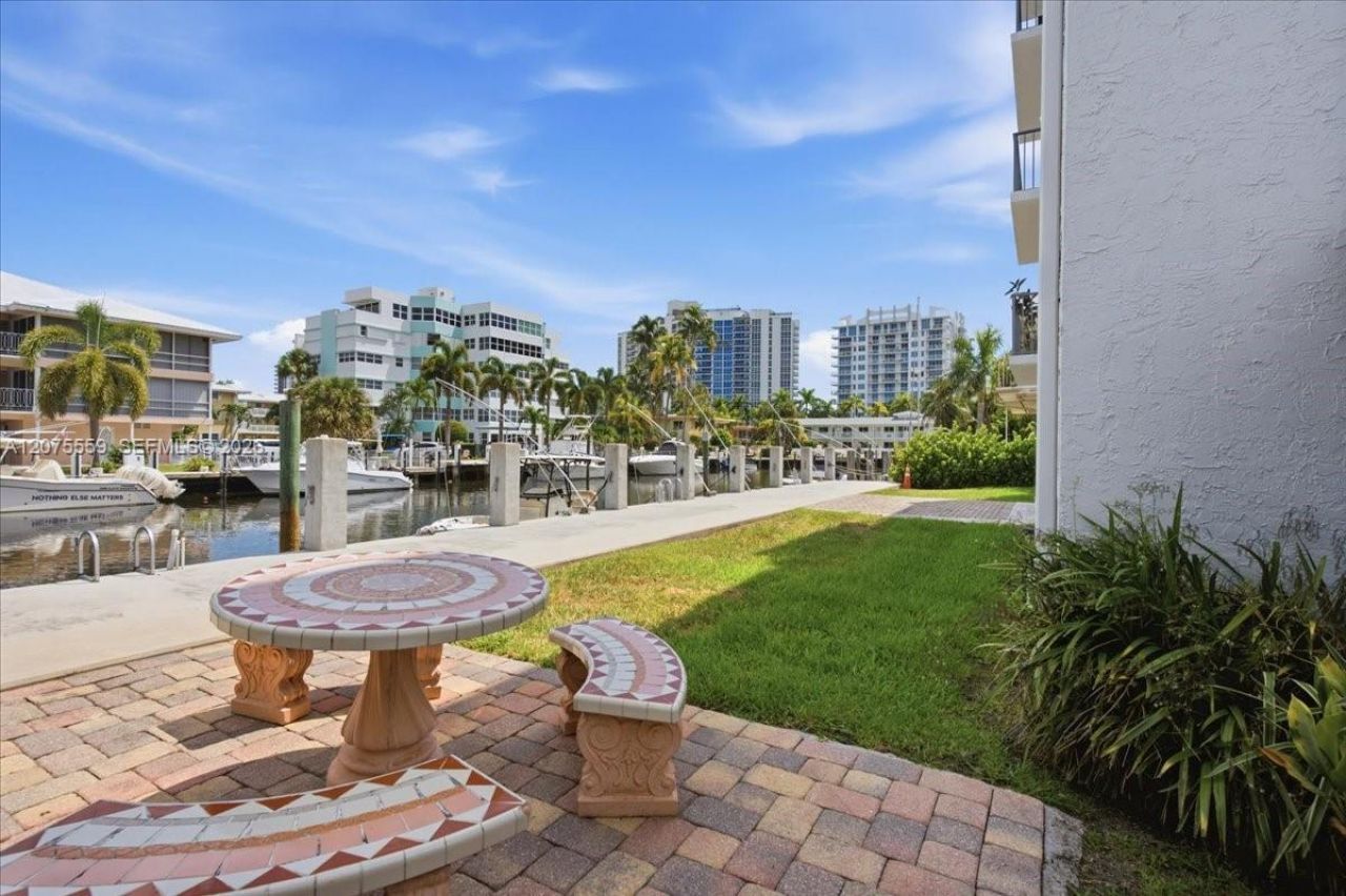 3105 NE 28th St , Unit 1B, Fort Lauderdale, FL 33308 Photo