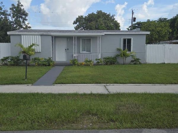 11285 SW 43rd St, Miami, FL 33165