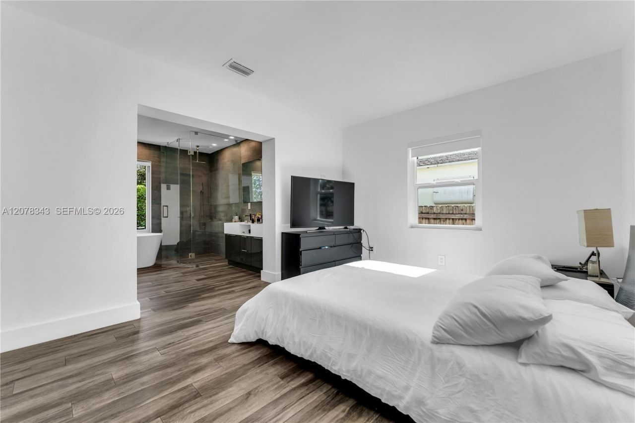 125 NW 88th St, El Portal, FL 33150 Photo