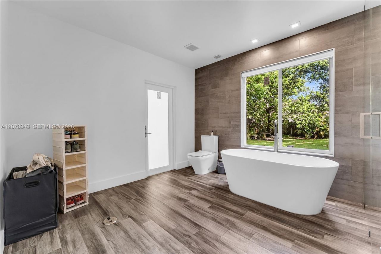 125 NW 88th St, El Portal, FL 33150 Photo