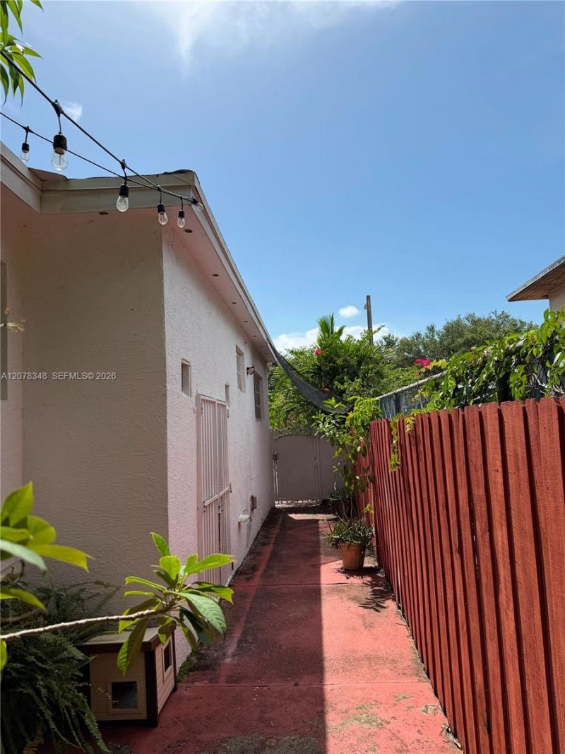 6725 N Miami Ave , Miami, FL 33150 Photo
