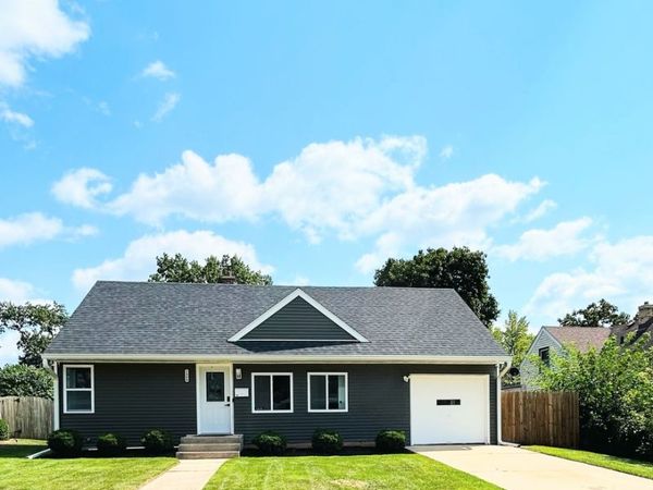 1328 LEAMAN Place , Rockford, IL 61108