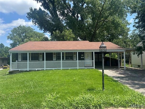 325 Moule Drive , Florissant, MO 63031