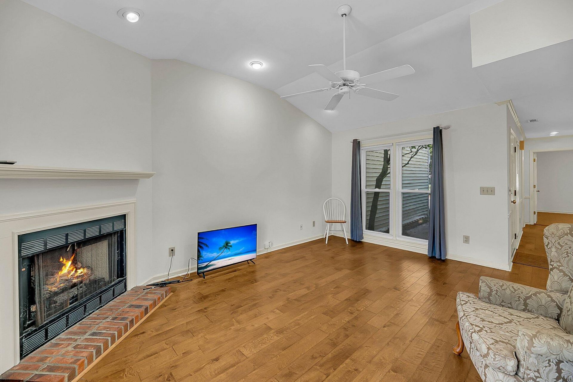 982 Harbor Oaks Drive Photo 11