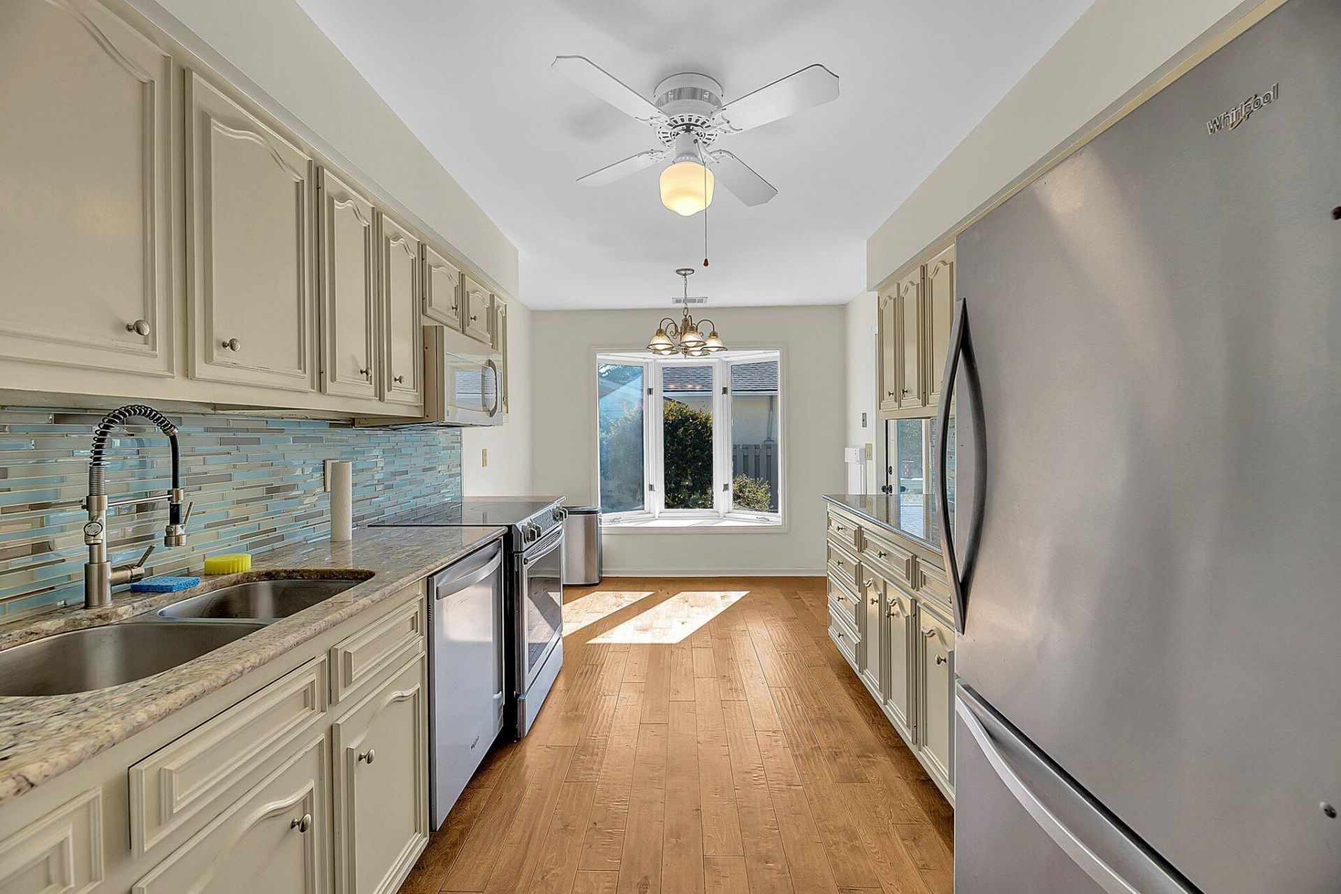 982 Harbor Oaks Drive Photo 12