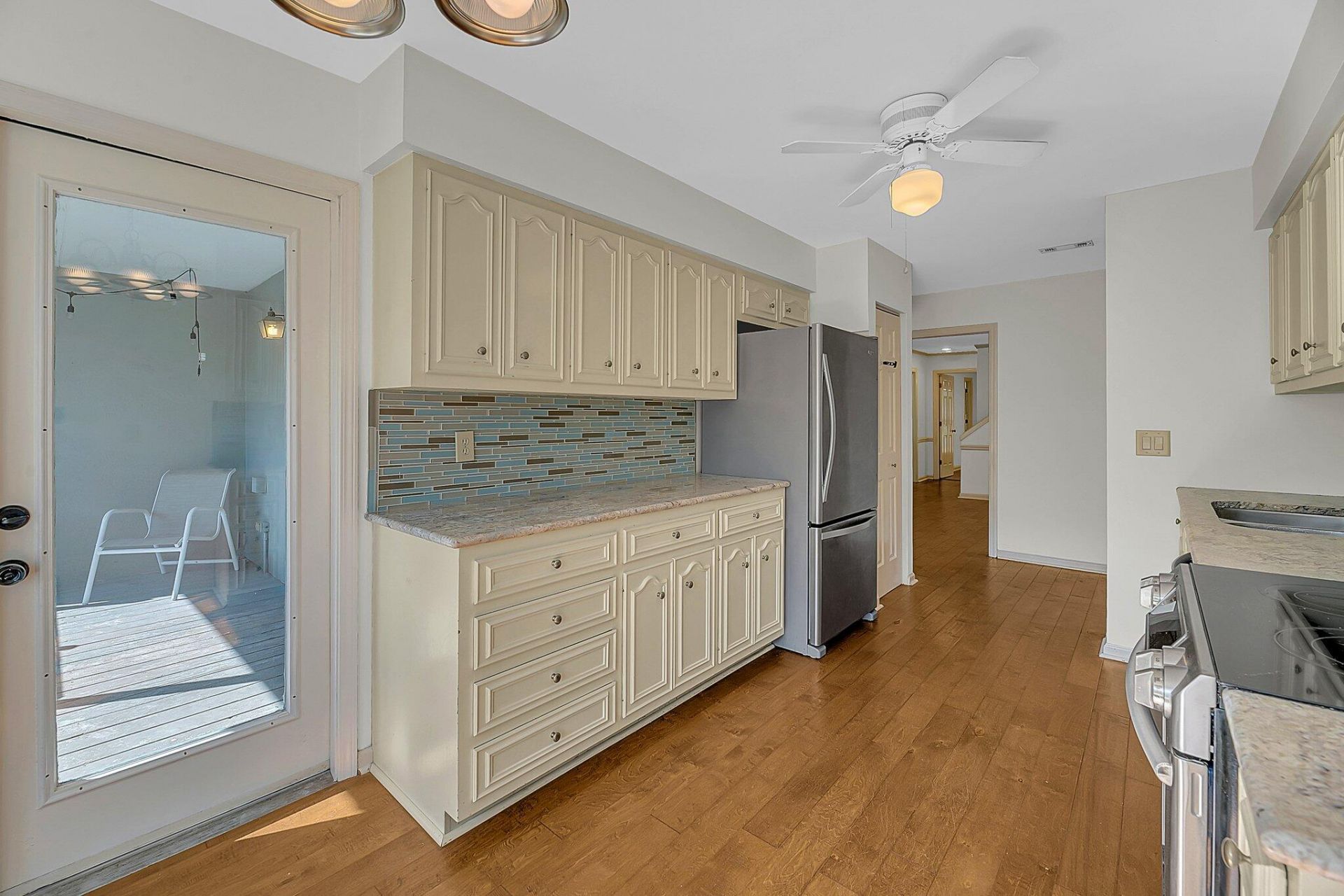 982 Harbor Oaks Drive Photo 13