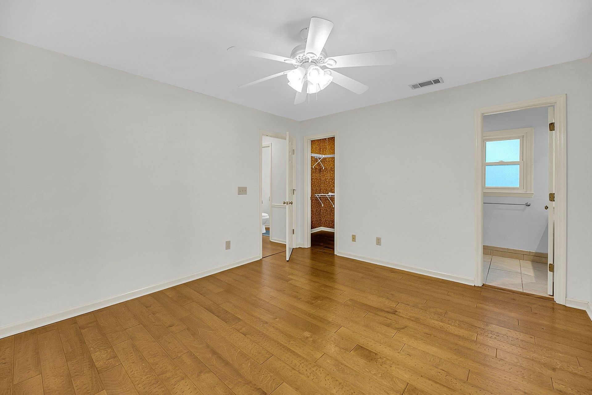 982 Harbor Oaks Drive Photo 17