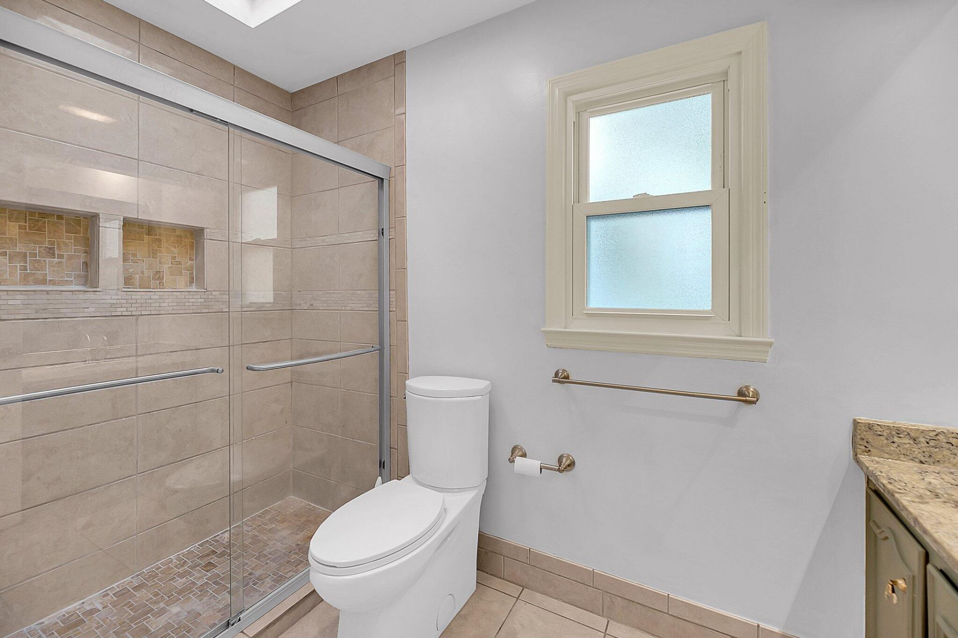 982 Harbor Oaks Drive Photo 18