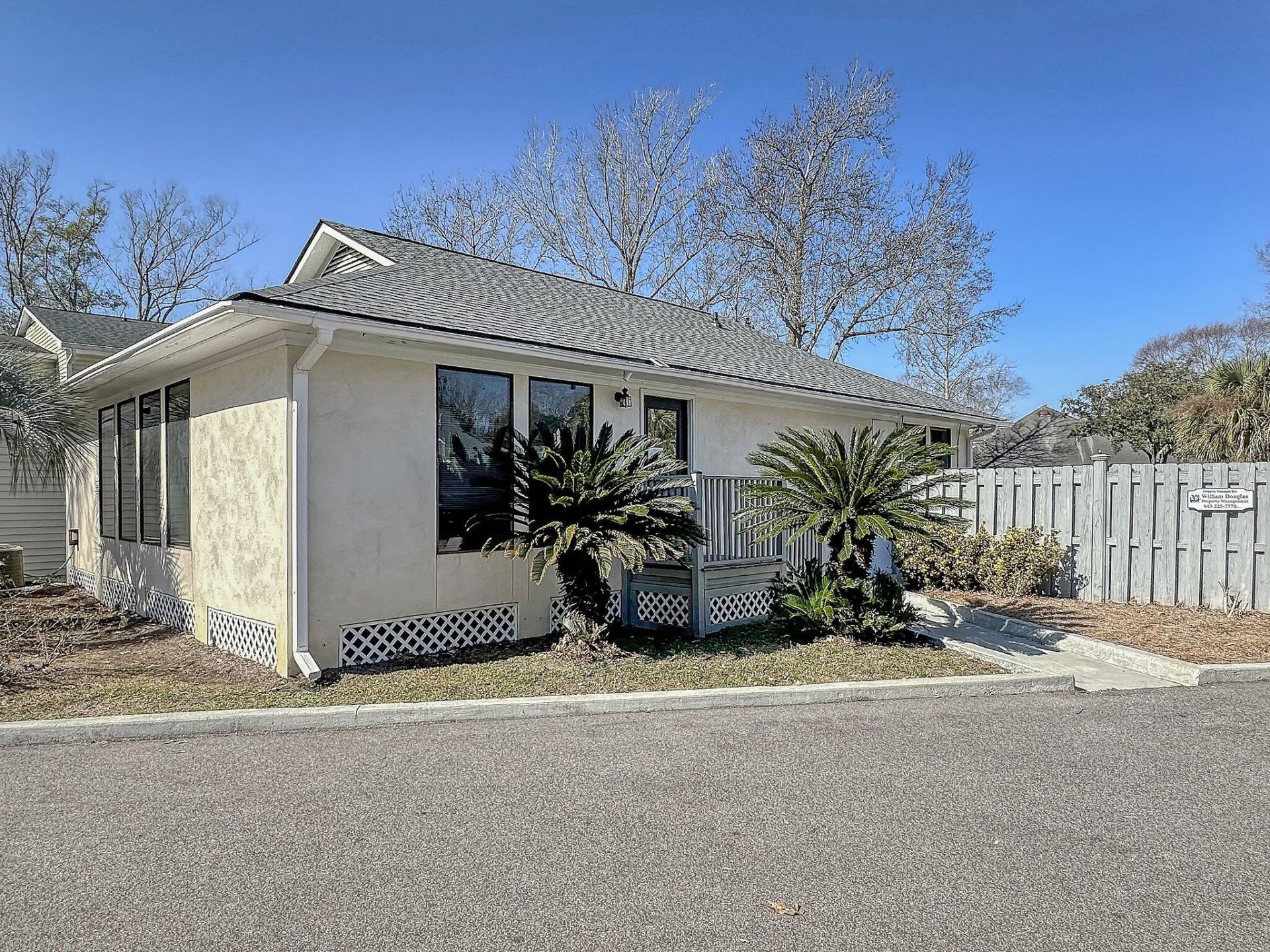 982 Harbor Oaks Drive Photo 32