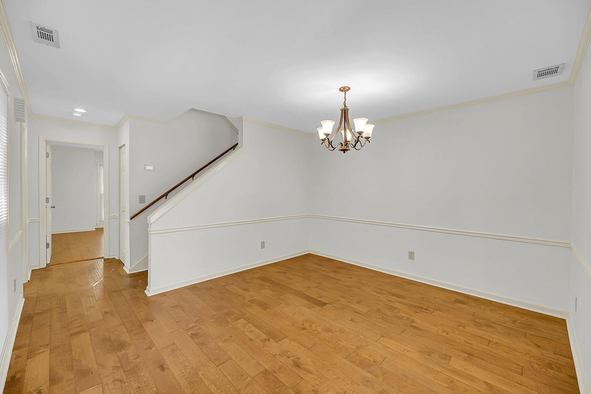 982 Harbor Oaks Drive Photo 5