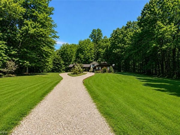 37075 Skyline Drive , Willoughby Hills, OH 44094