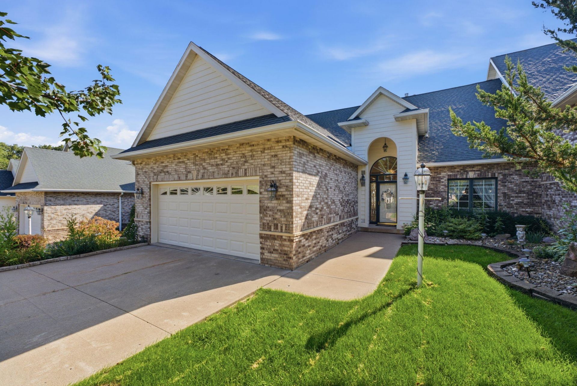 409 Hogan Ct, Muscatine, IA 52761 Main Photo
