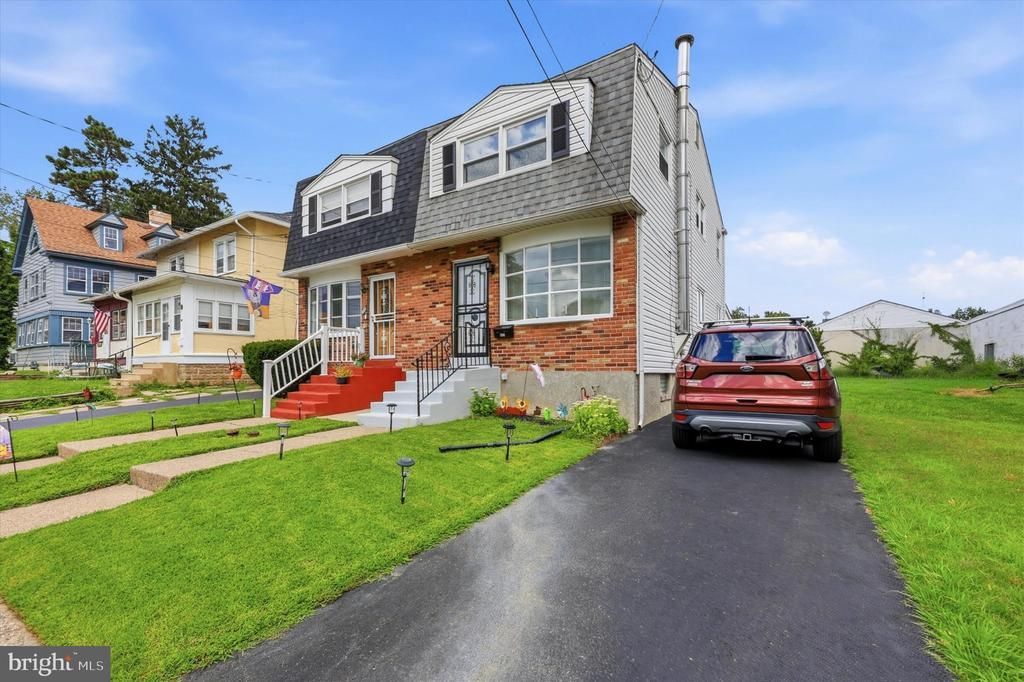 411 CROTZER AVENUE , FOLCROFT, PA 19032