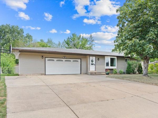 3877 71st Street E, Inver Grove Heights, MN 55076