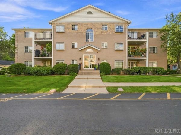 457 Valley Drive , Unit 202, Naperville, IL 60563