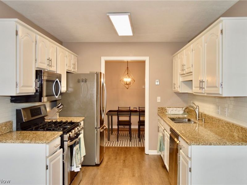 1306 Fox Run Drive, Boardman, OH 44512 Photo 4