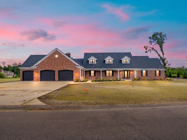 5217 Green Pine Lane, Kalamazoo, MI 49009