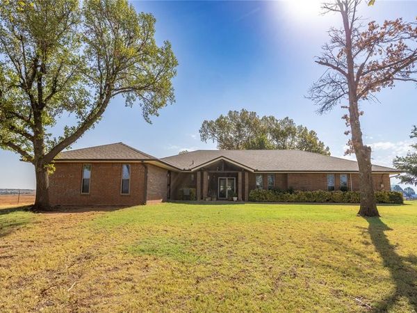 10046 Deer Creek Road, Weatherford, OK 73096