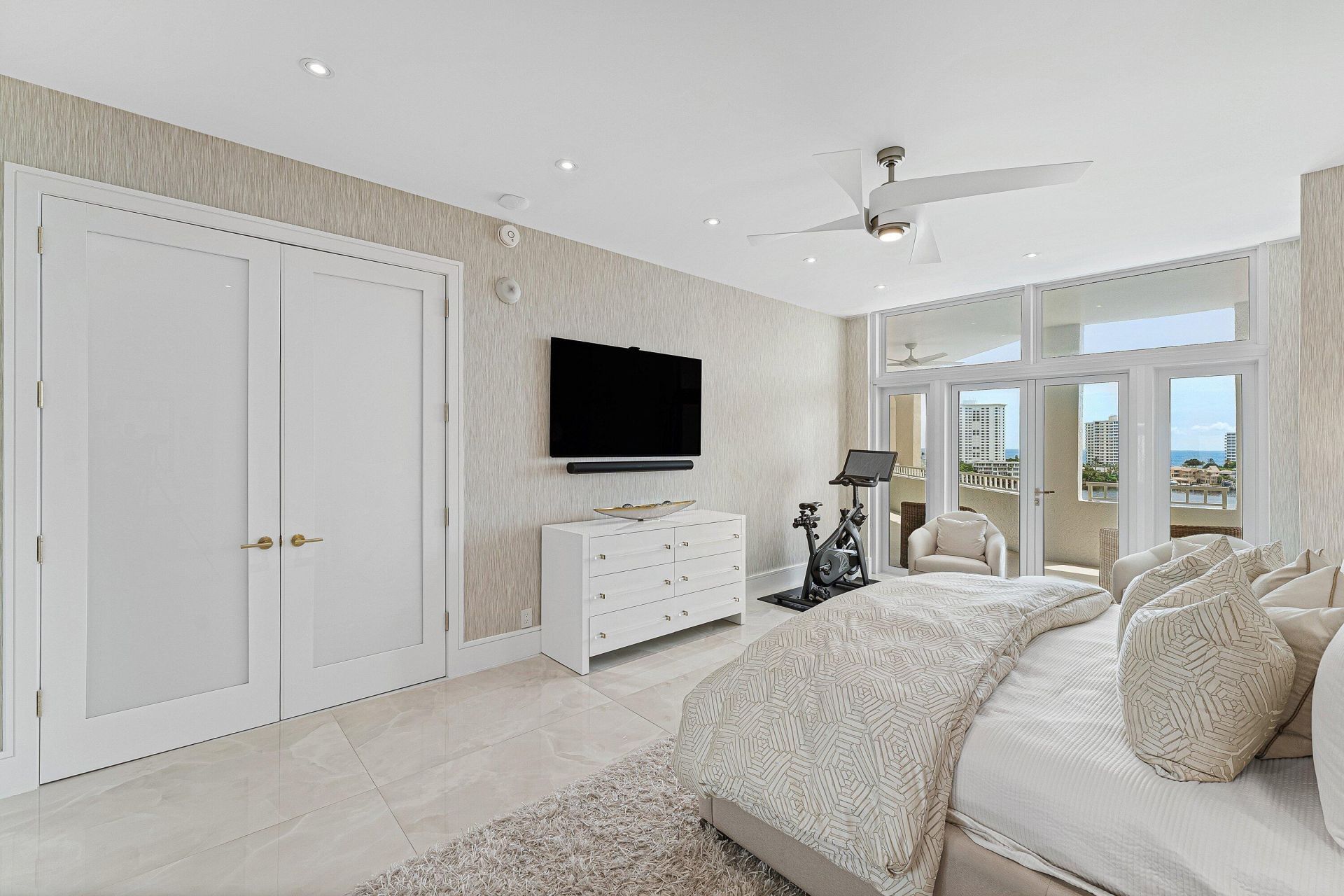 300 SE 5th Avenue, Unit 8050, Boca Raton, FL 33432 Photo