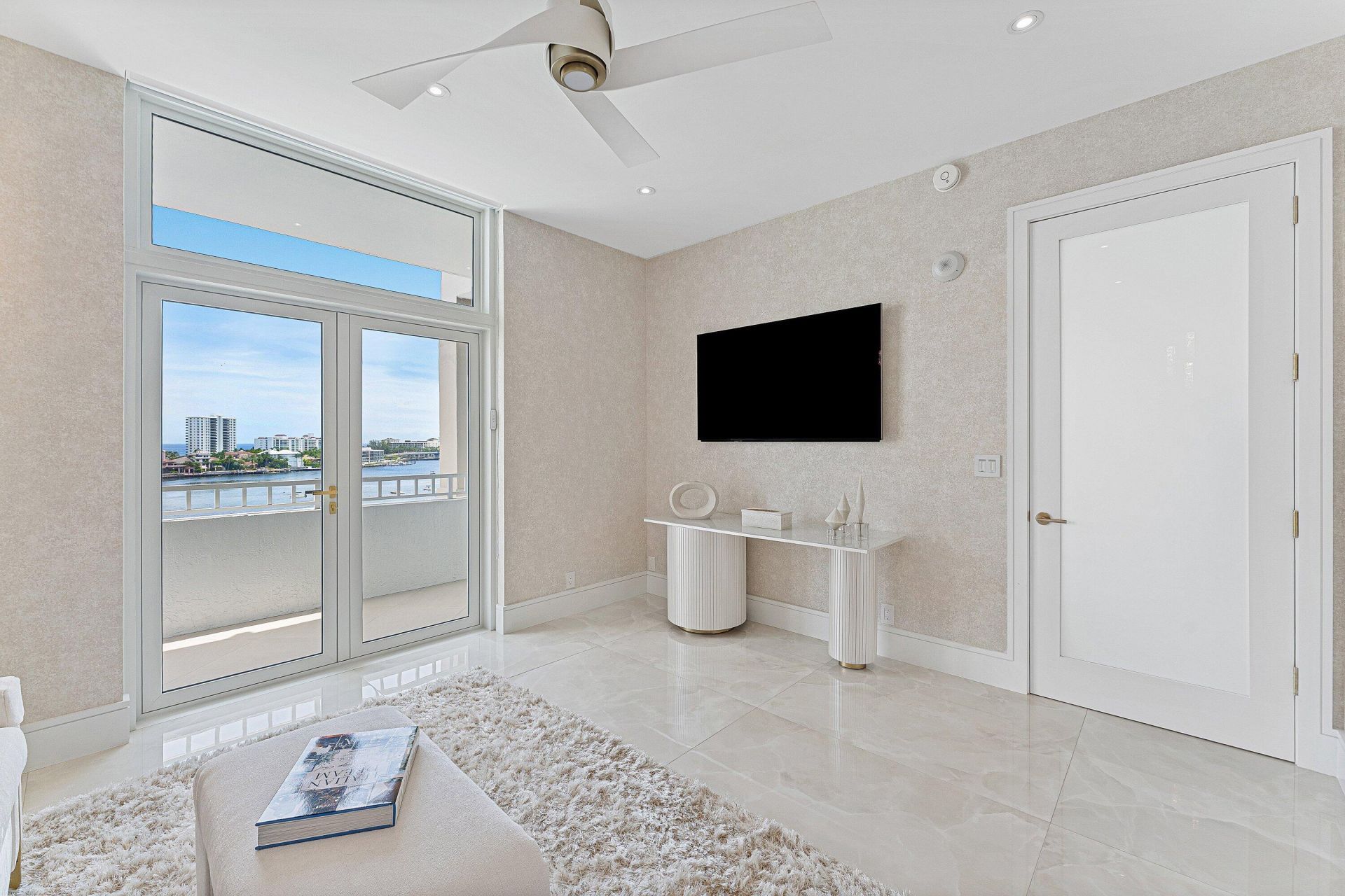 300 SE 5th Avenue, Unit 8050, Boca Raton, FL 33432 Photo