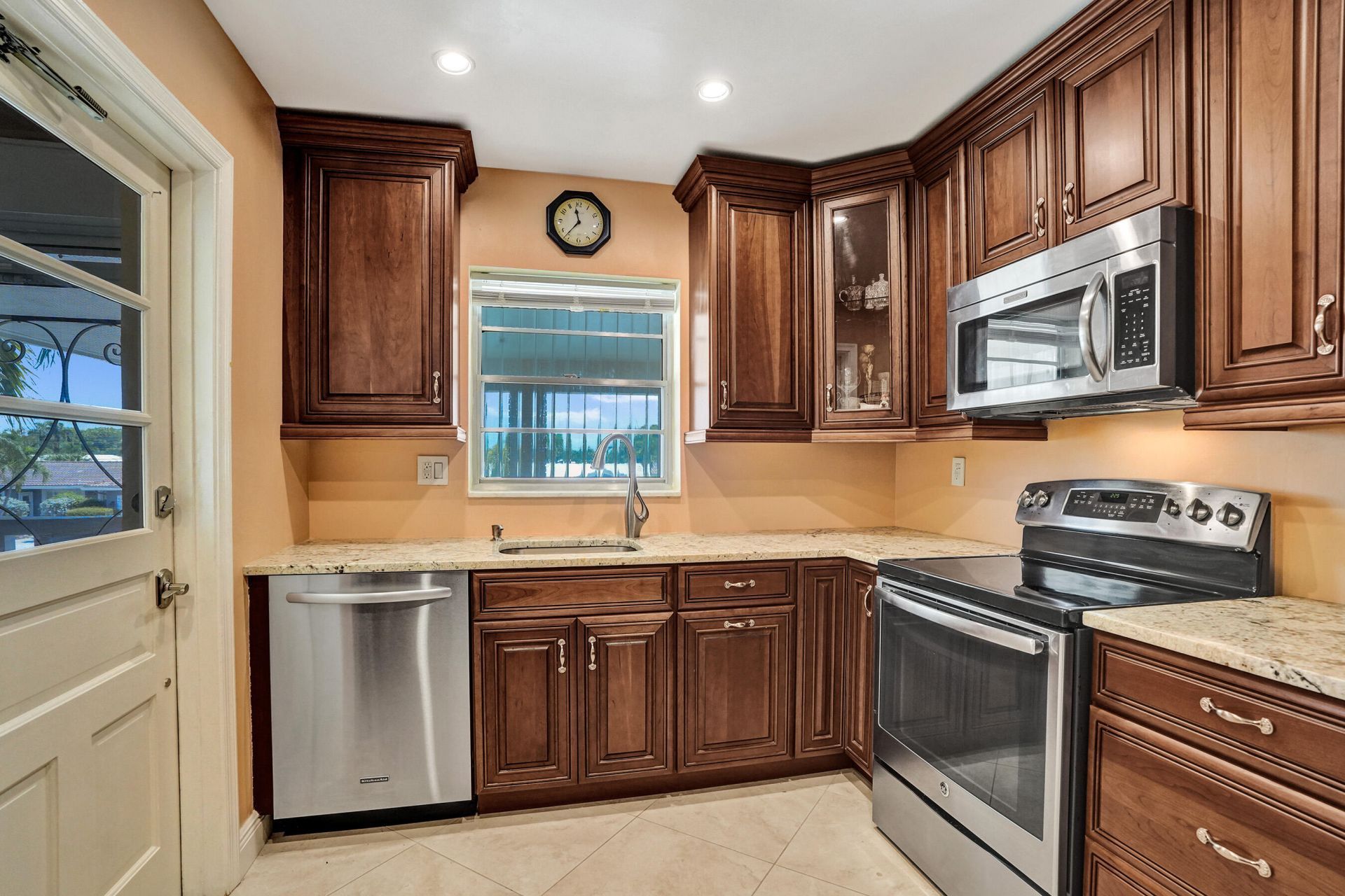 2121 NE 68th Street, Unit 202, Fort Lauderdale, FL 33308 Photo