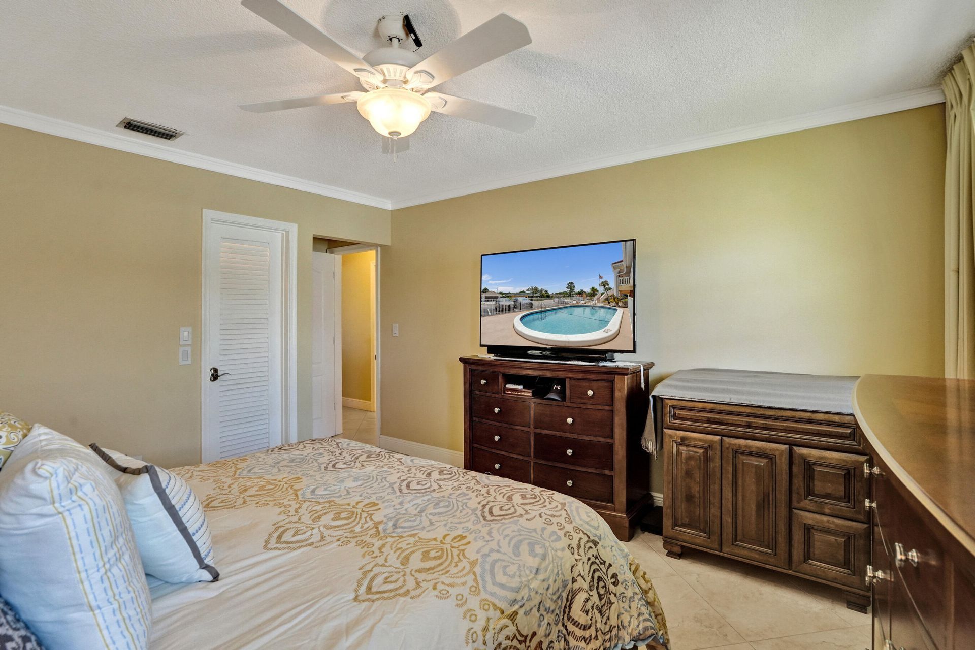 2121 NE 68th Street, Unit 202, Fort Lauderdale, FL 33308 Photo