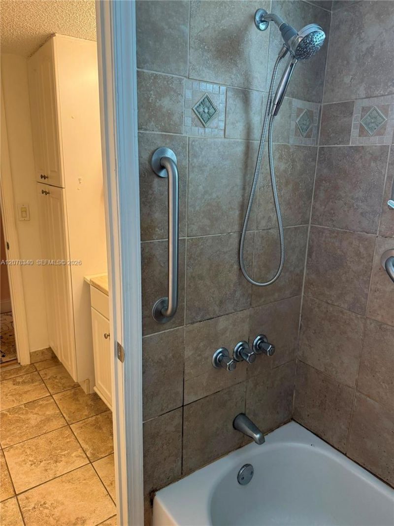 9420 Poinciana Pl, Unit 206, Davie, FL 33324 Photo