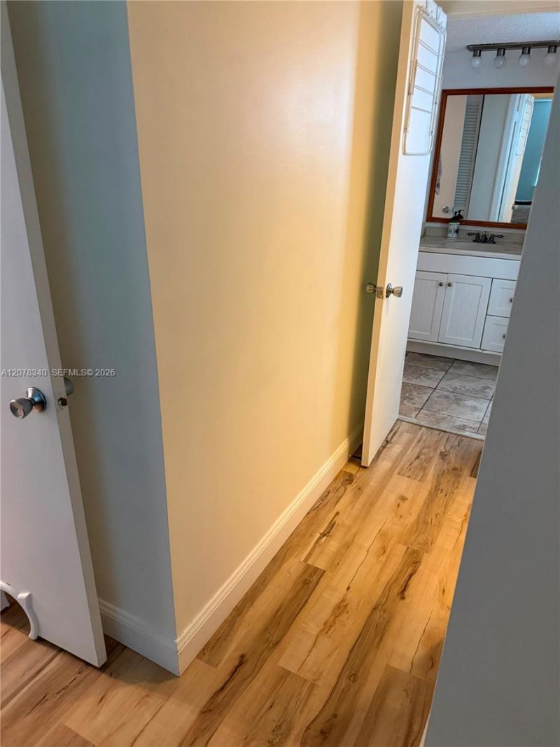 9420 Poinciana Pl, Unit 206, Davie, FL 33324 Photo