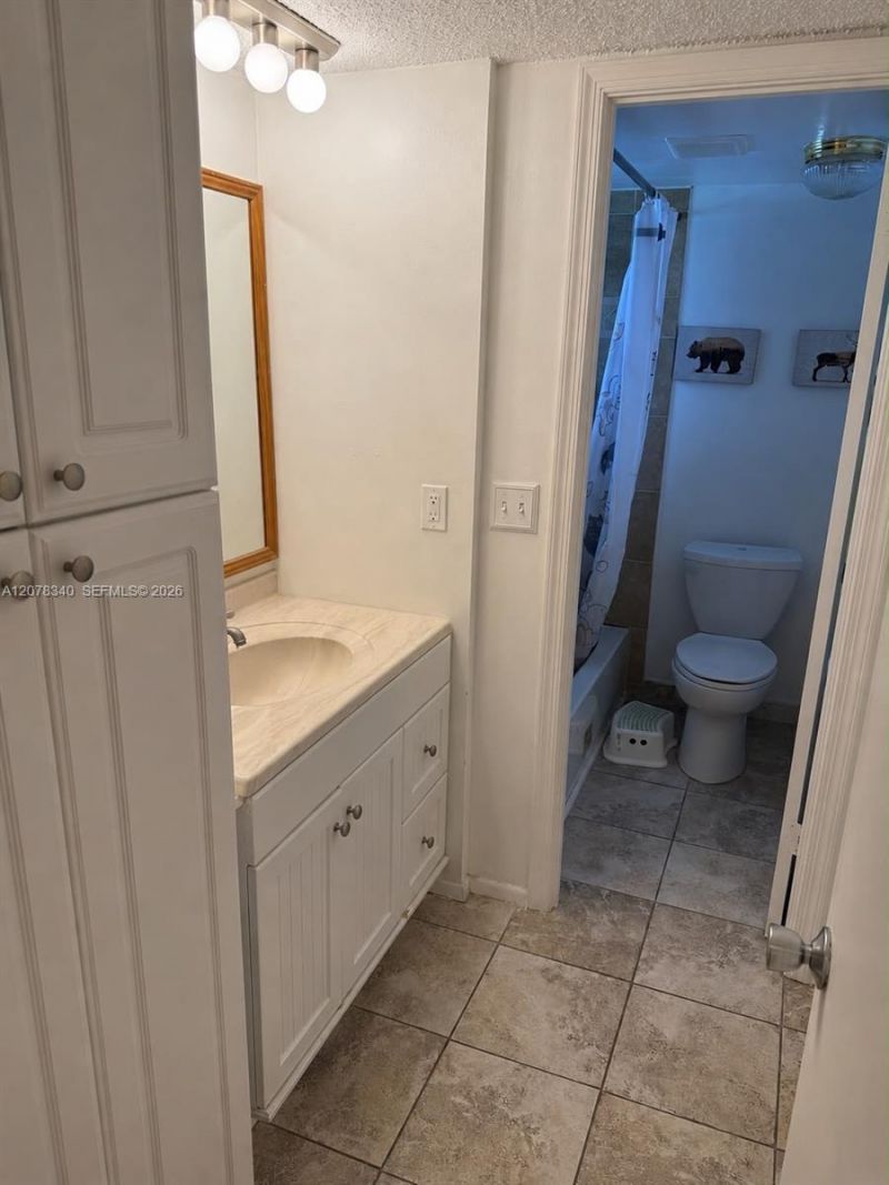 9420 Poinciana Pl, Unit 206, Davie, FL 33324 Photo