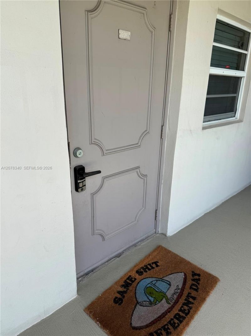 9420 Poinciana Pl, Unit 206, Davie, FL 33324 Photo