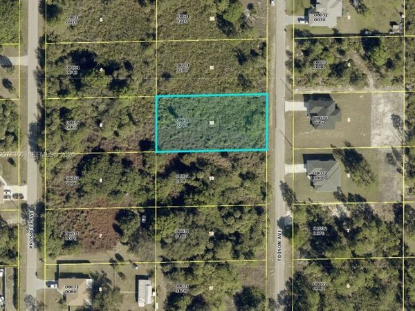 1415 Edison Ave , Lehigh Acres, FL 33972