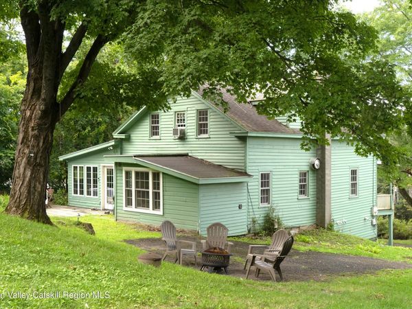 33 High Street, Chatham, NY 12037