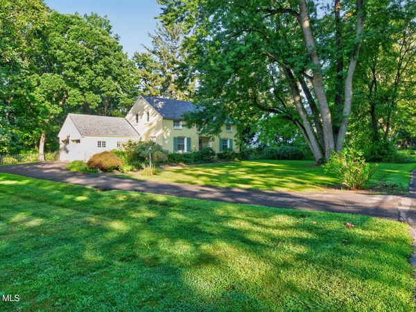 951 St Davids Lane, Niskayuna, NY 12309