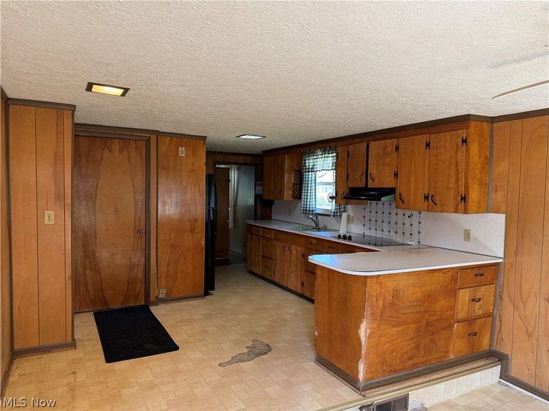 4900 Wiseland Avenue SE, Canton, OH 44707 Photo 12