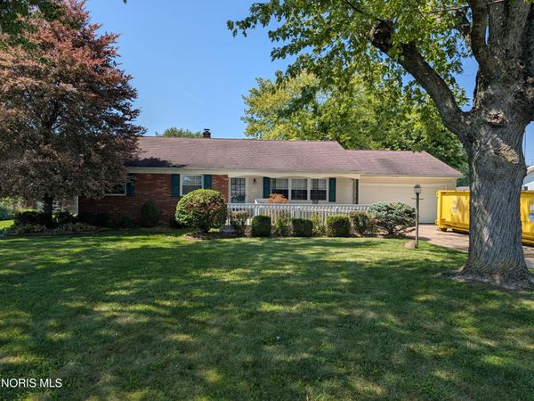 1762 Oak Drive , Fremont, OH 43420